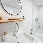 Apartamento Entire For Groups With 4 Bedrooms Near Rhine Falls & Zurich Airport