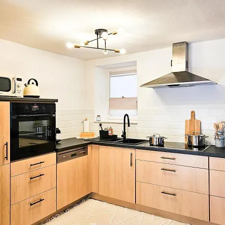 Cozy With 4 Bedrooms Near Zurich And Rhine Falls Apartmán *