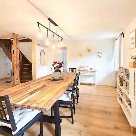 Cozy With 4 Bedrooms Near Zurich And Rhine Falls Klettgau